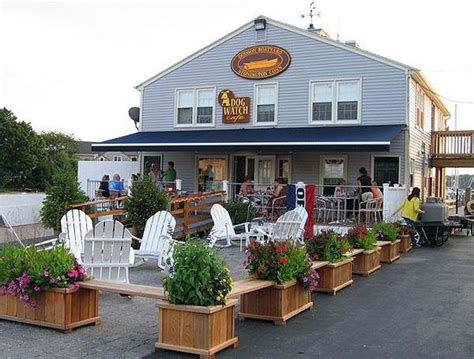 Dog watch cafe stonington ct - Dog Watch Cafe is a casual dining spot that serves traditional American and seafood dishes, as well as chicken wings. It has outdoor seating, delivery and takeout options, and …